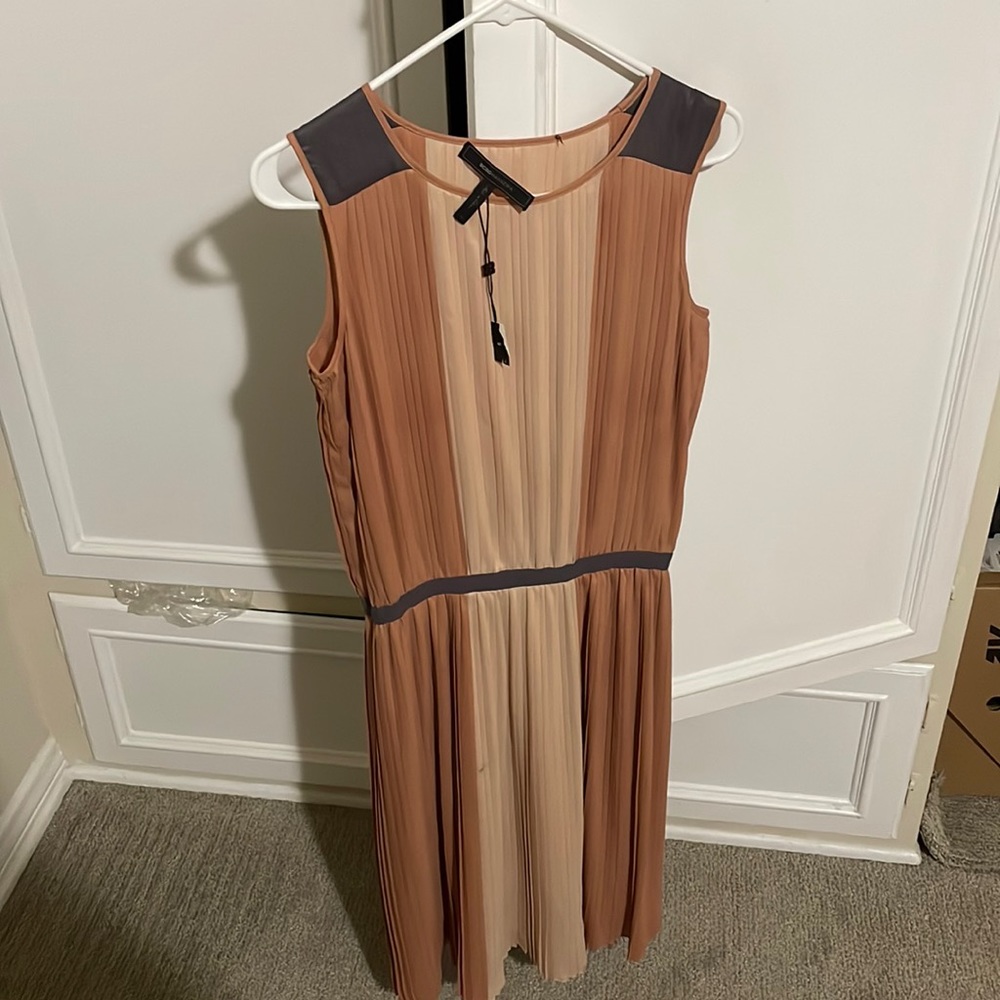BCBG MAXAZRIA A-line beautiful Dress! Size small /x small. Originally 200$